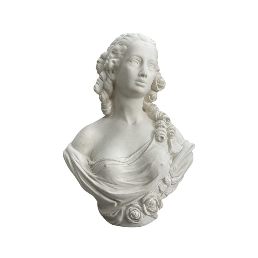 Büste Frau Figur